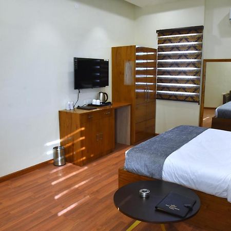 Rohtak Hotel Vishal Imperial מראה חיצוני תמונה