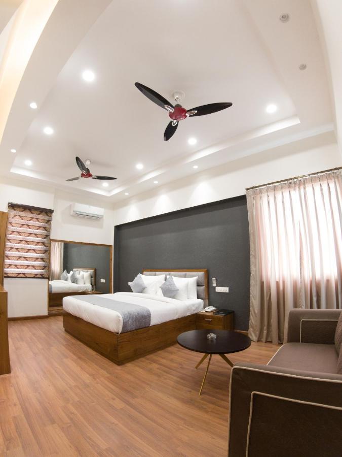 Rohtak Hotel Vishal Imperial מראה חיצוני תמונה