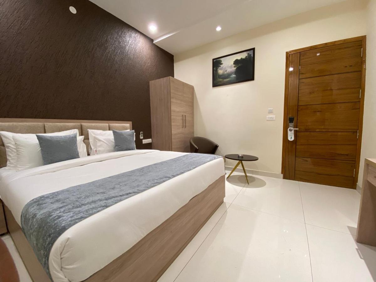 Rohtak Hotel Vishal Imperial מראה חיצוני תמונה