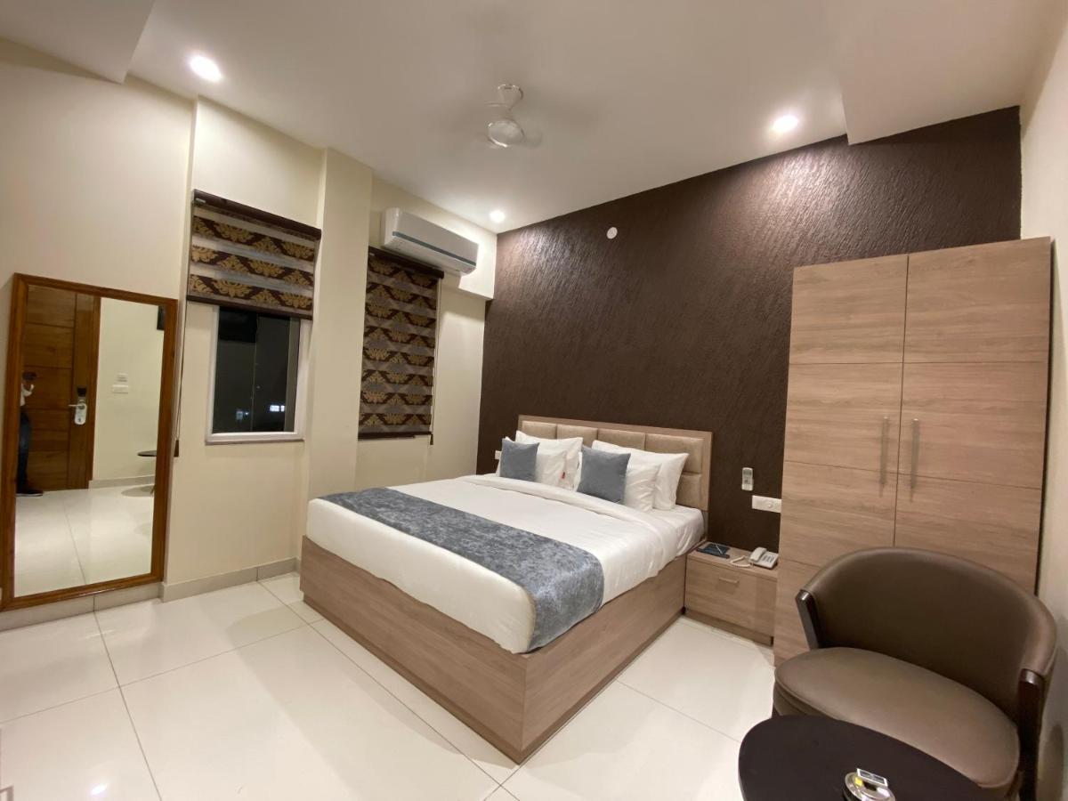 Rohtak Hotel Vishal Imperial מראה חיצוני תמונה