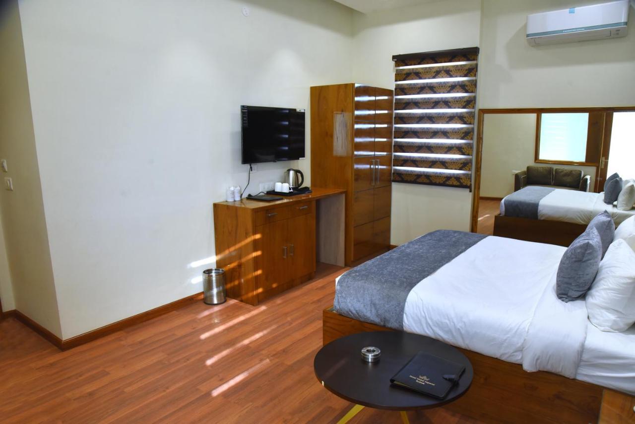 Rohtak Hotel Vishal Imperial מראה חיצוני תמונה