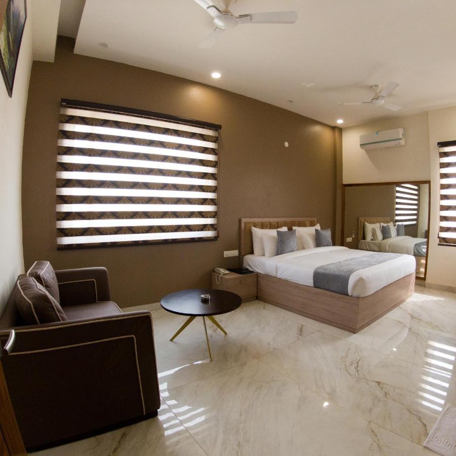 Rohtak Hotel Vishal Imperial מראה חיצוני תמונה