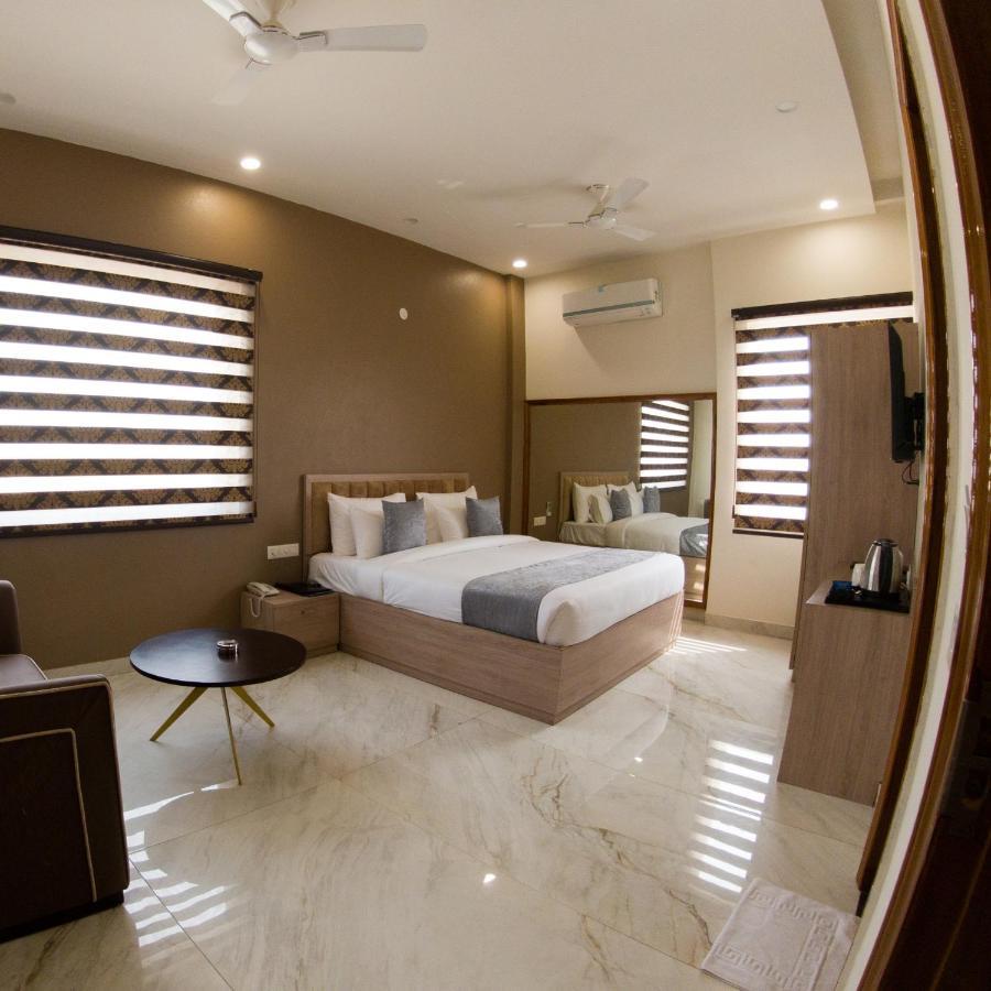 Rohtak Hotel Vishal Imperial מראה חיצוני תמונה